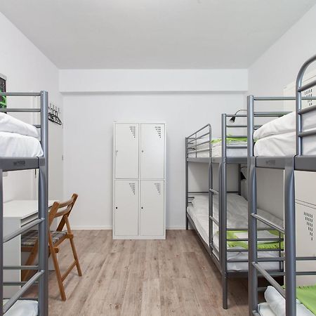Opera Hostel Познан Екстериор снимка