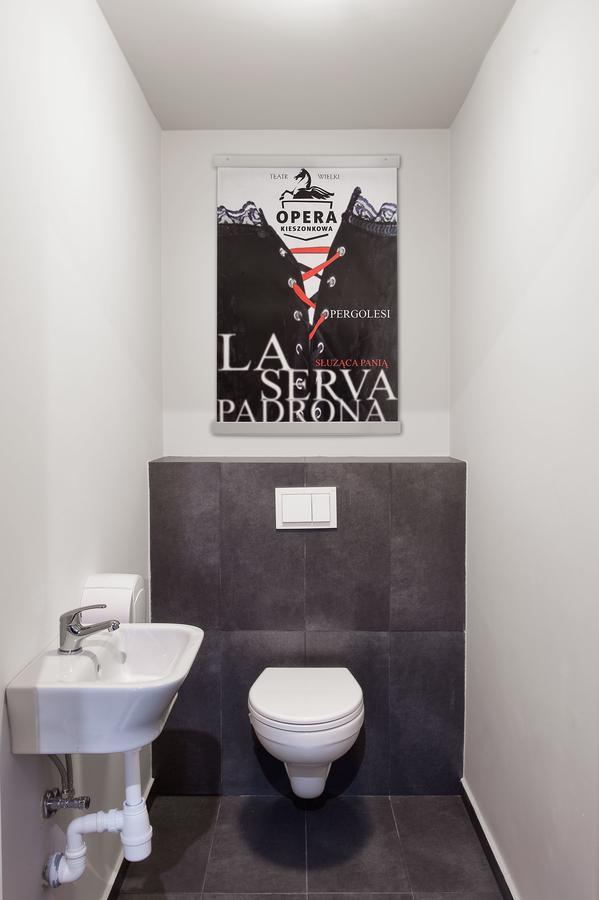 Opera Hostel Познан Екстериор снимка